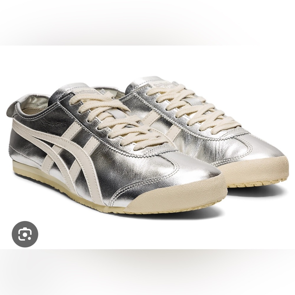Onitsuka Tiger by Asics Men's Metallic Silver and Cream Sneakers 
Women’s size 7